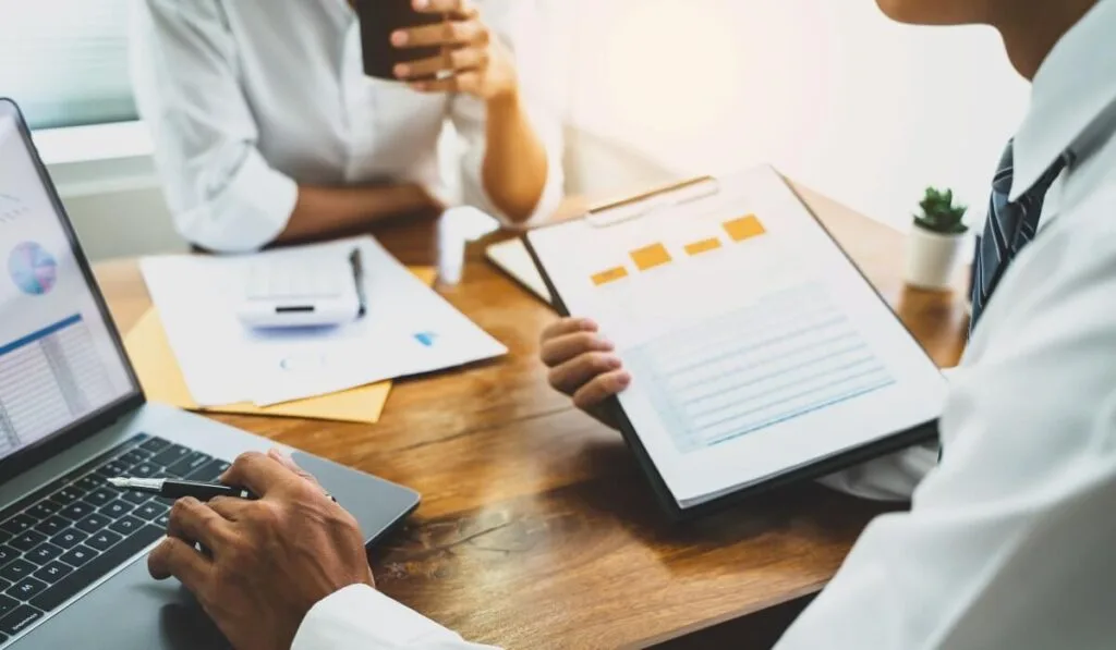 Free access to company annual reports from global businesses for financial and investment analysis.